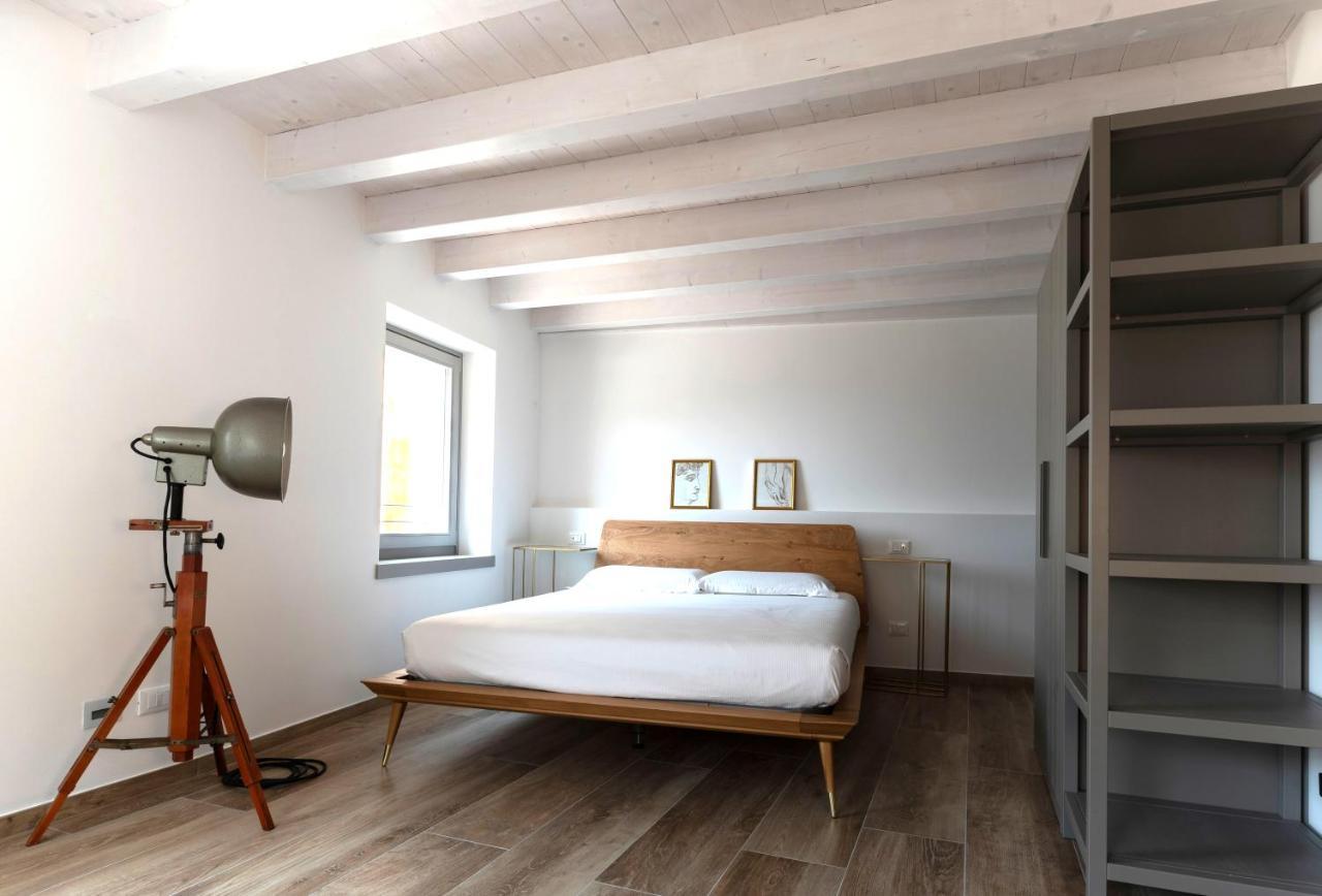 Absentia 1763 Garda Boutique Home - Lake Front Brenzone sul Garda Exterior foto