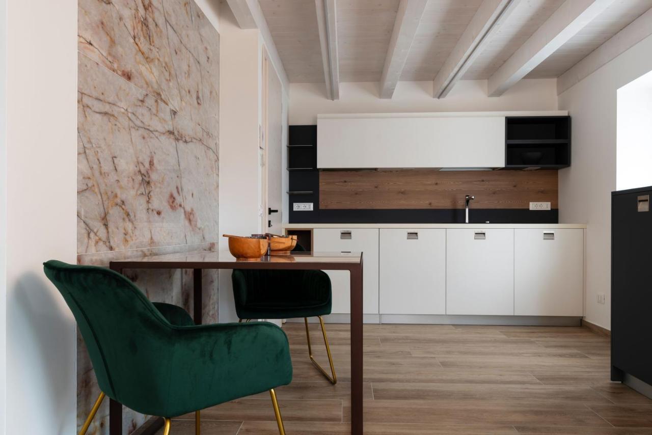 Absentia 1763 Garda Boutique Home - Lake Front Brenzone sul Garda Exterior foto