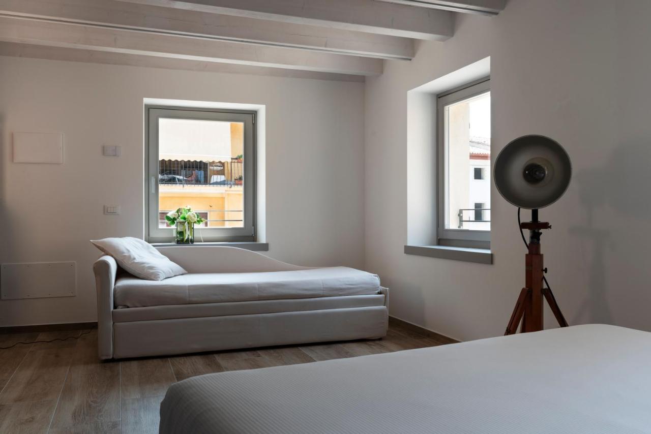 Absentia 1763 Garda Boutique Home - Lake Front Brenzone sul Garda Exterior foto
