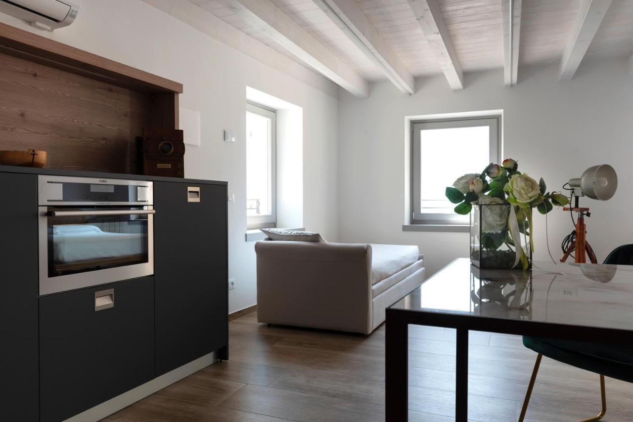 Absentia 1763 Garda Boutique Home - Lake Front Brenzone sul Garda Exterior foto