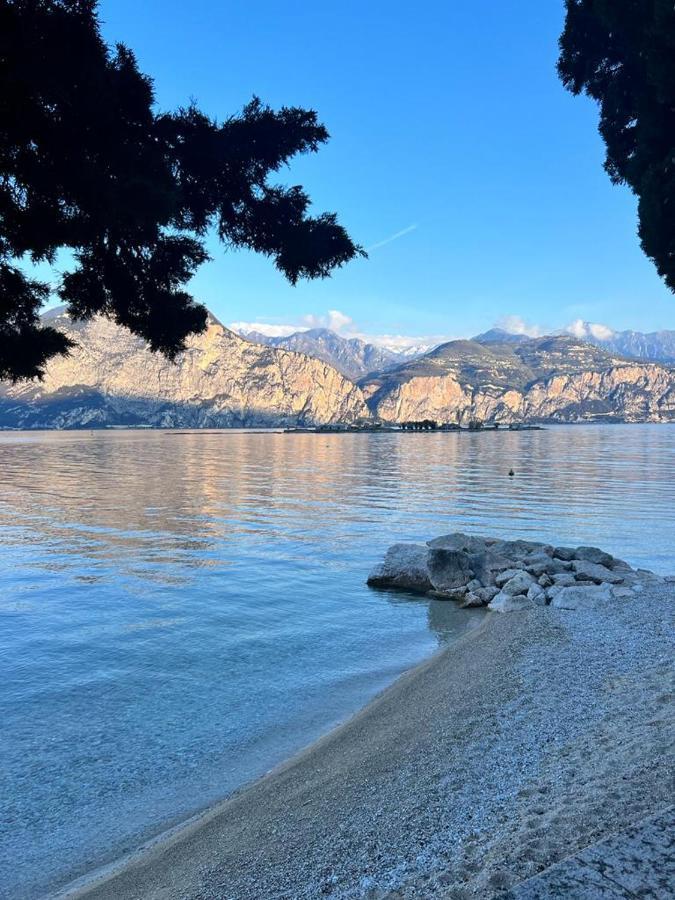 Absentia 1763 Garda Boutique Home - Lake Front Brenzone sul Garda Exterior foto
