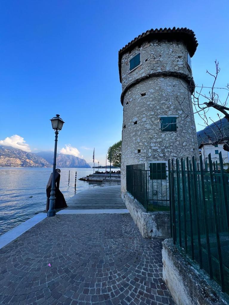 Absentia 1763 Garda Boutique Home - Lake Front Brenzone sul Garda Exterior foto